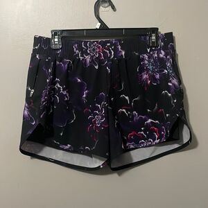 Avia shorts size M 